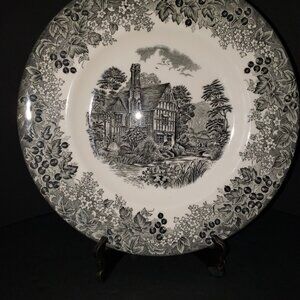 Vintage Wedgwood Queen's Ware Romantic England Huddington Court Desert Plate